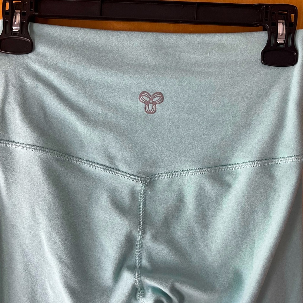 Aritzia butter leggings! Tiffany blue 💎